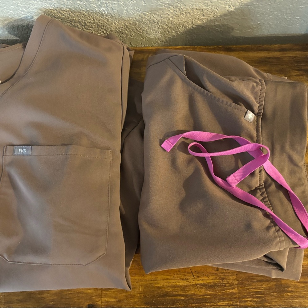 light brown figs set